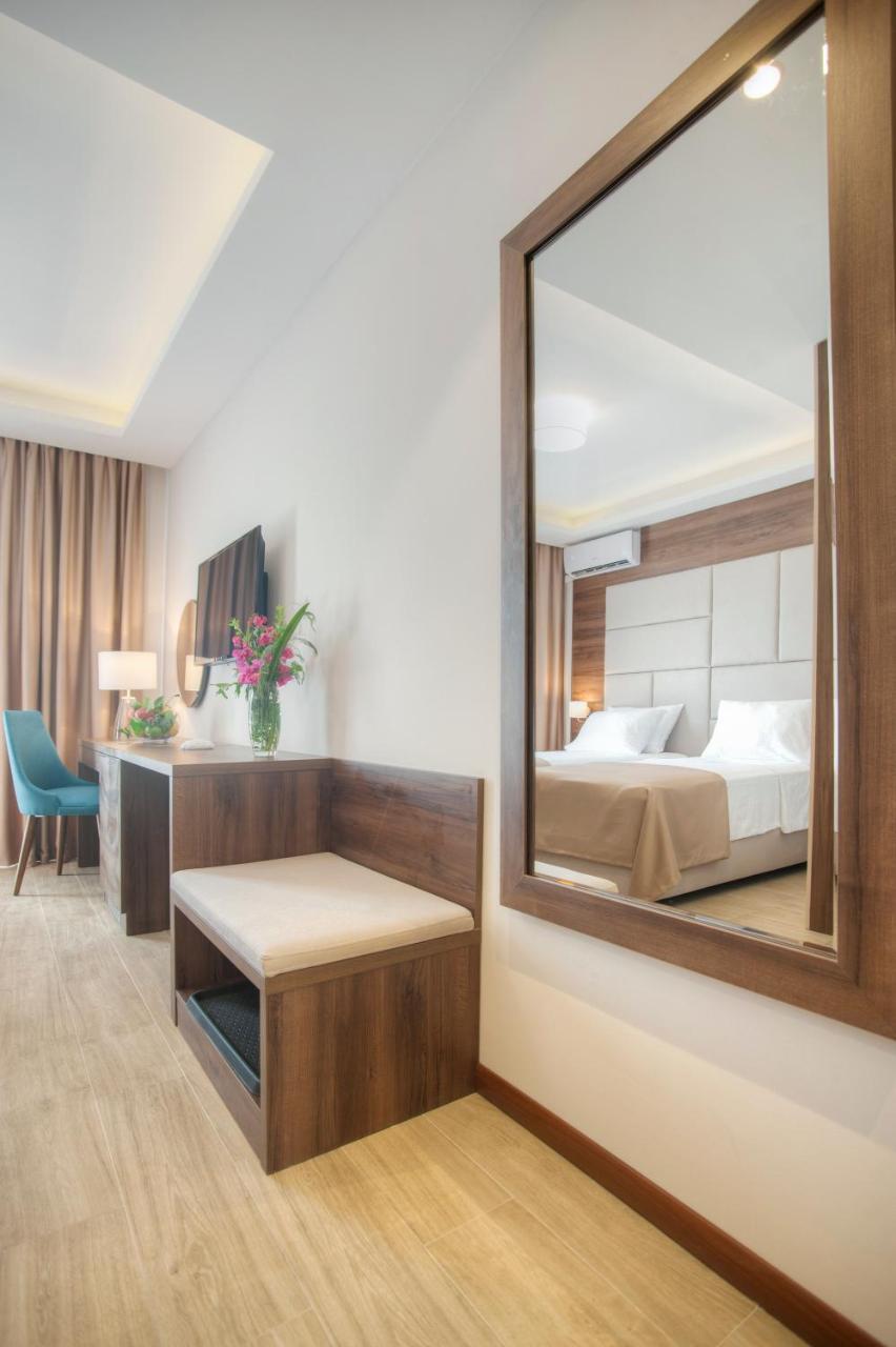 Hotel Twelve By Aycon Budua Esterno foto
