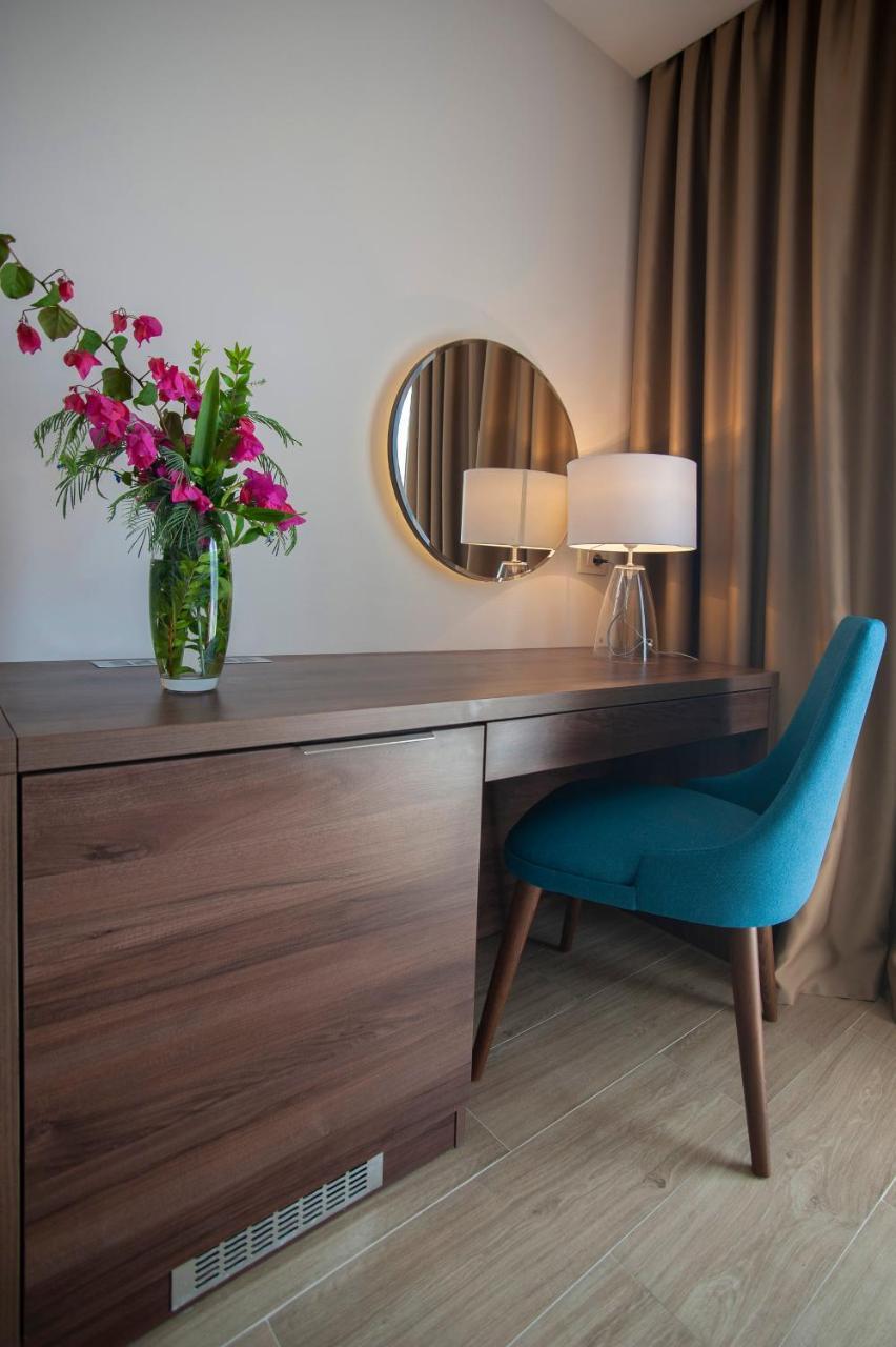 Hotel Twelve By Aycon Budua Esterno foto