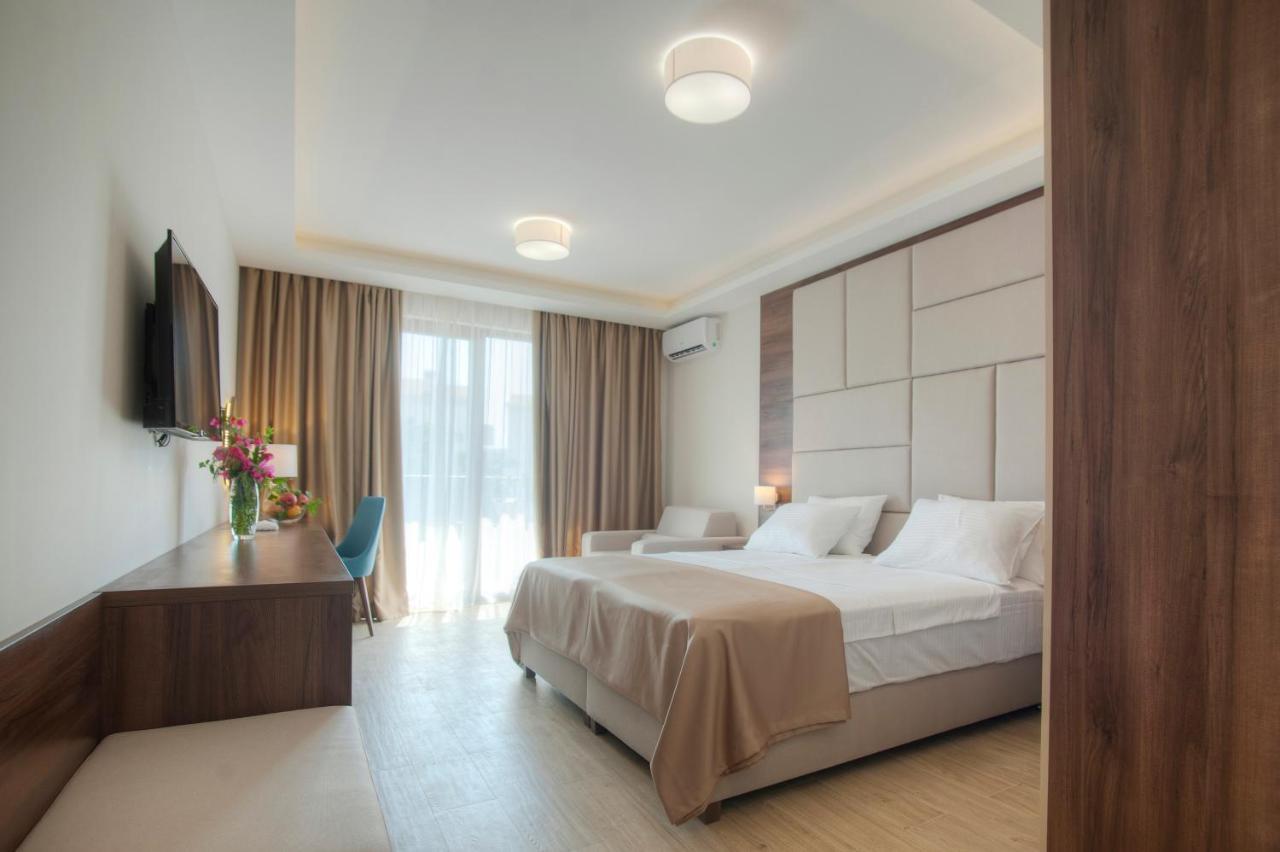 Hotel Twelve By Aycon Budua Esterno foto
