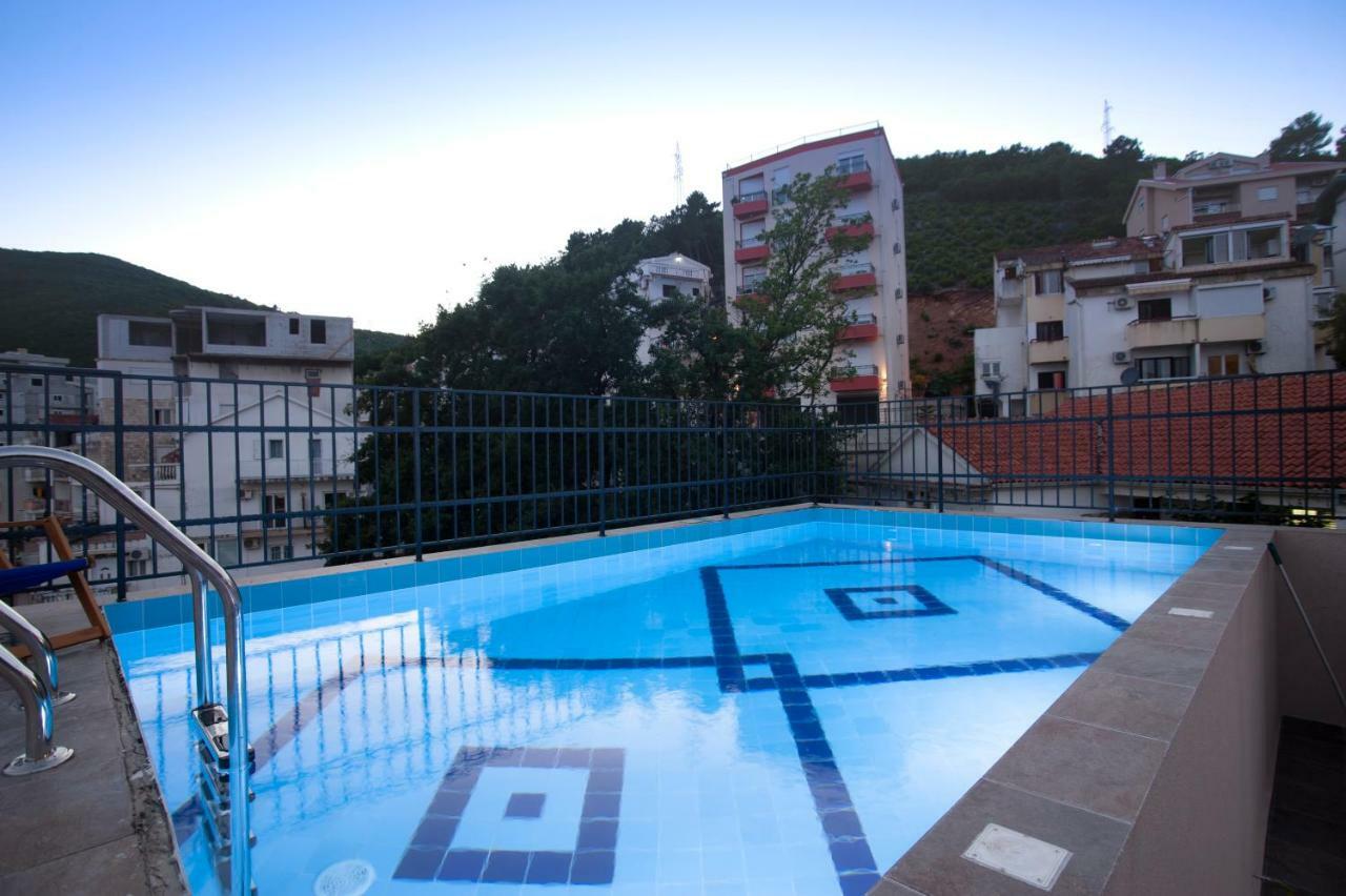 Hotel Twelve By Aycon Budua Esterno foto