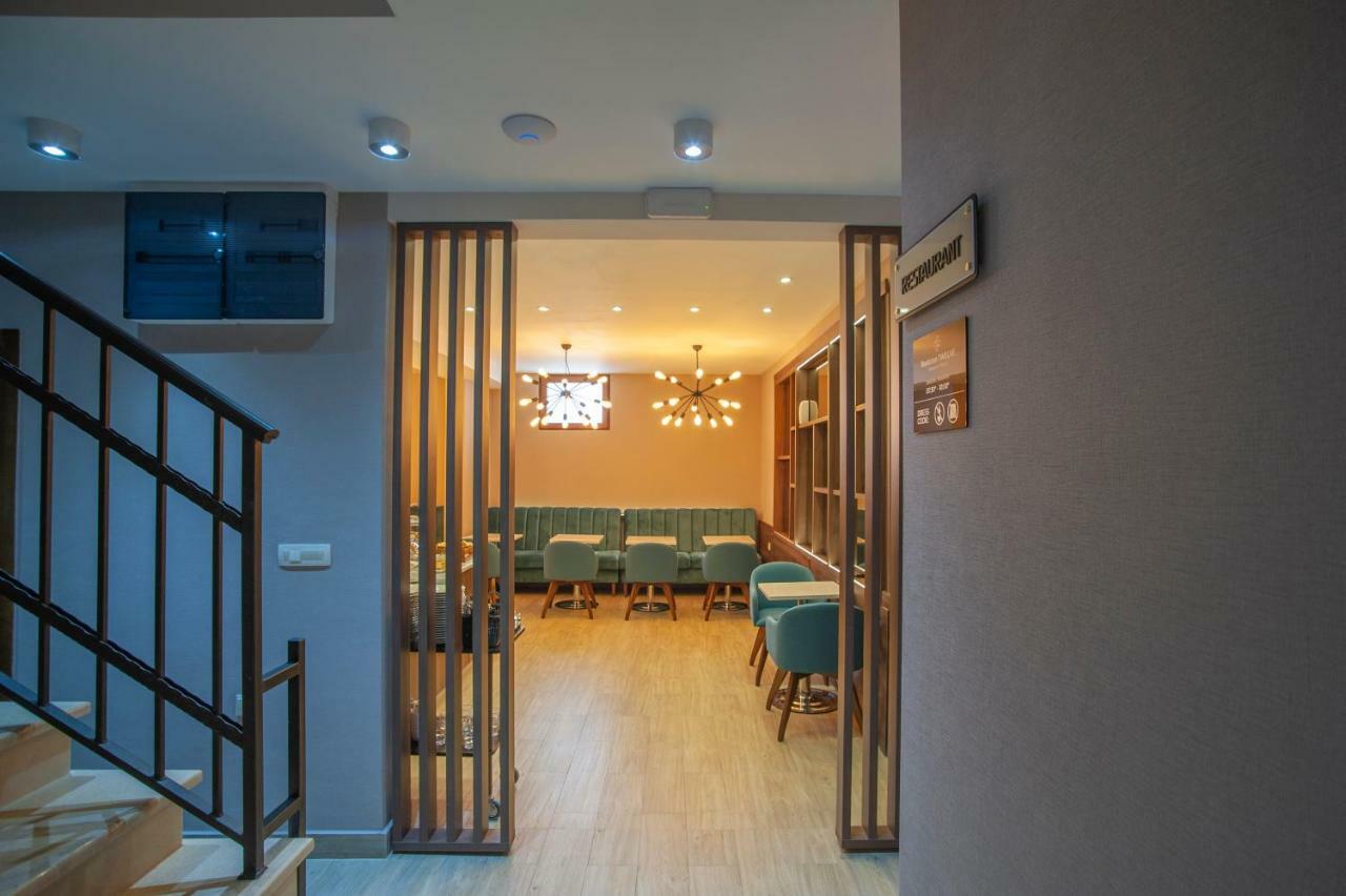 Hotel Twelve By Aycon Budua Esterno foto