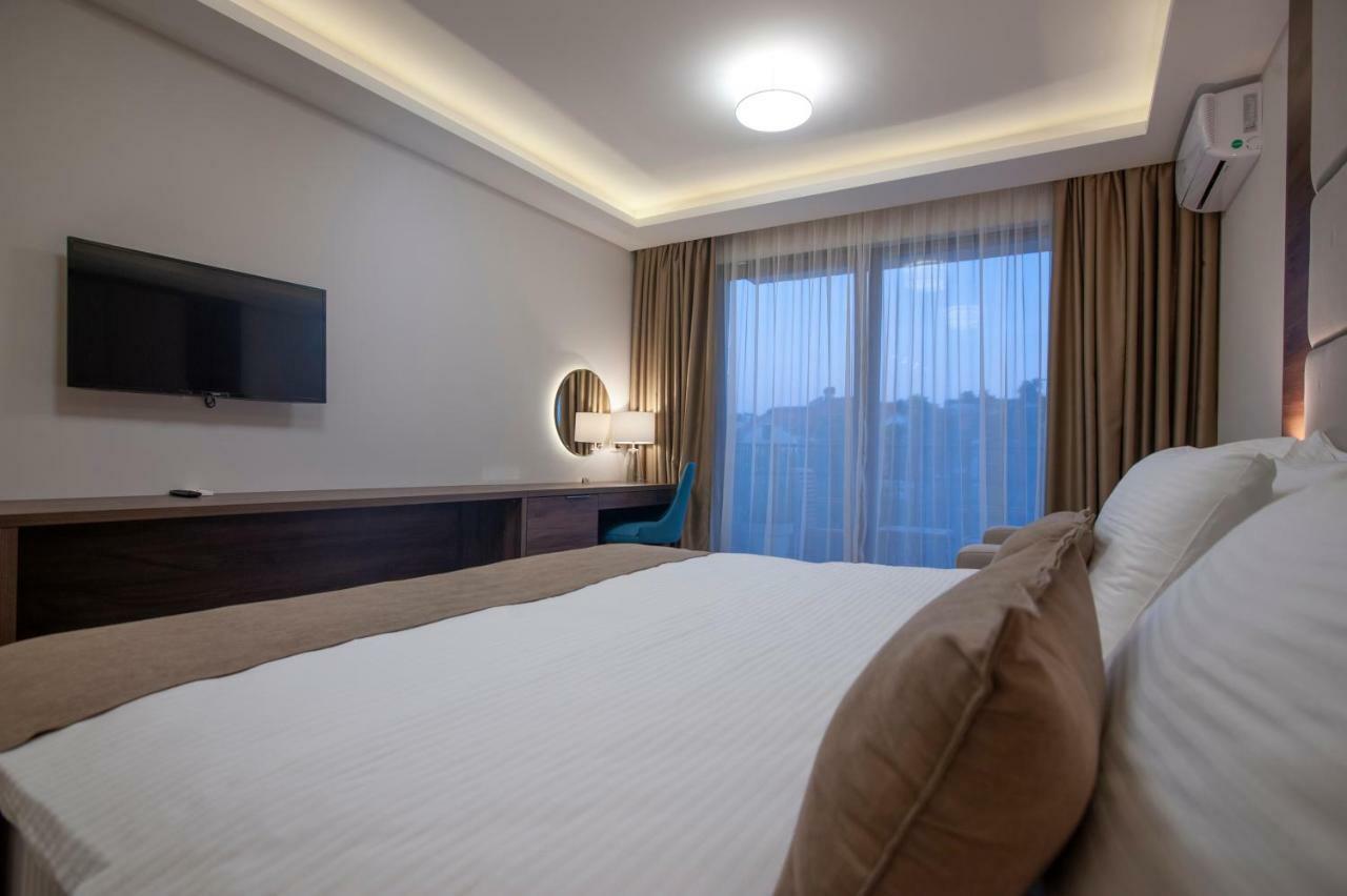 Hotel Twelve By Aycon Budua Esterno foto