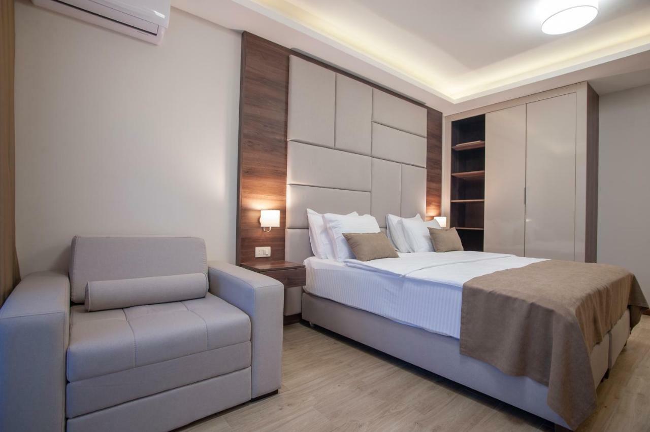 Hotel Twelve By Aycon Budua Esterno foto